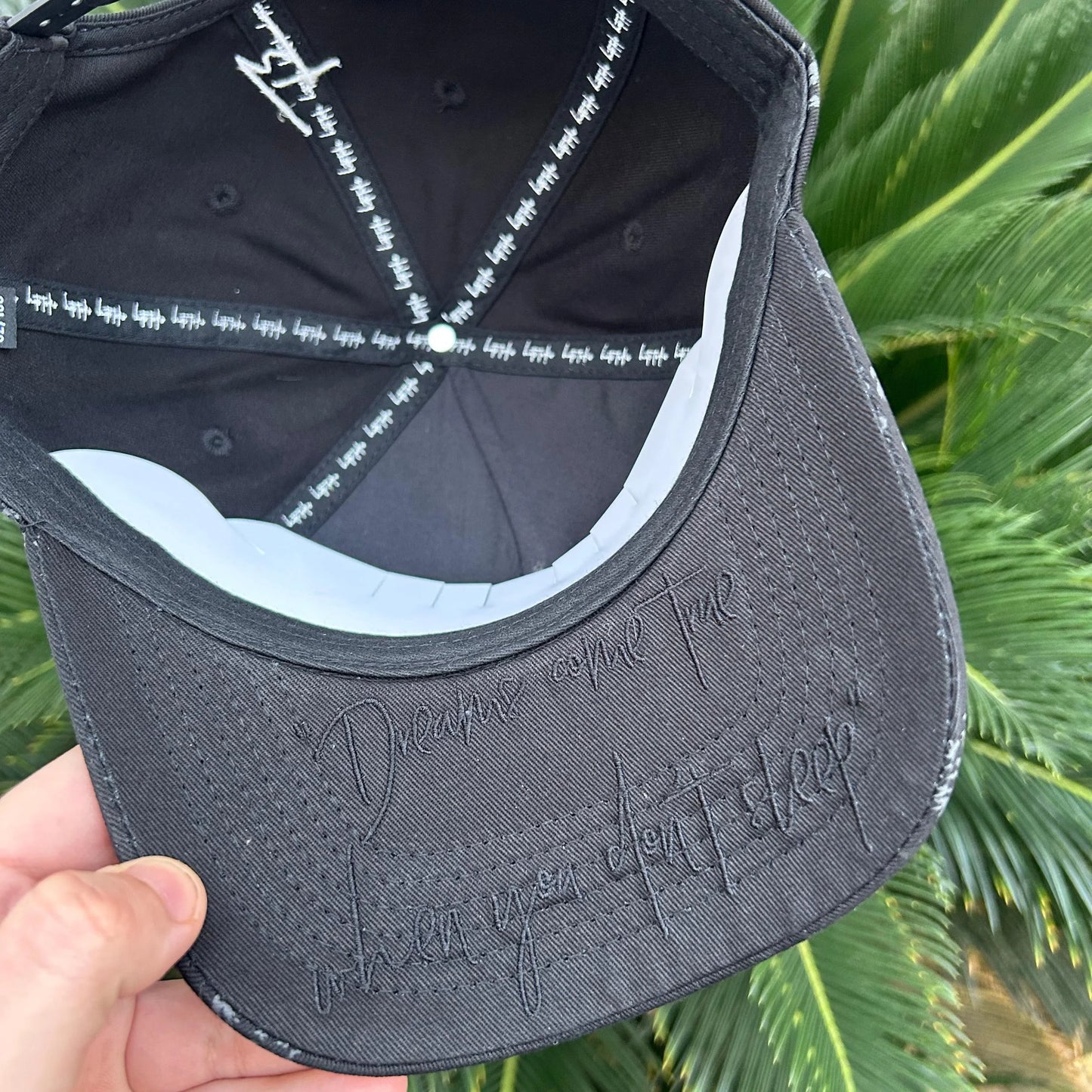 HATS TRICKS DROP - Hats Tricks