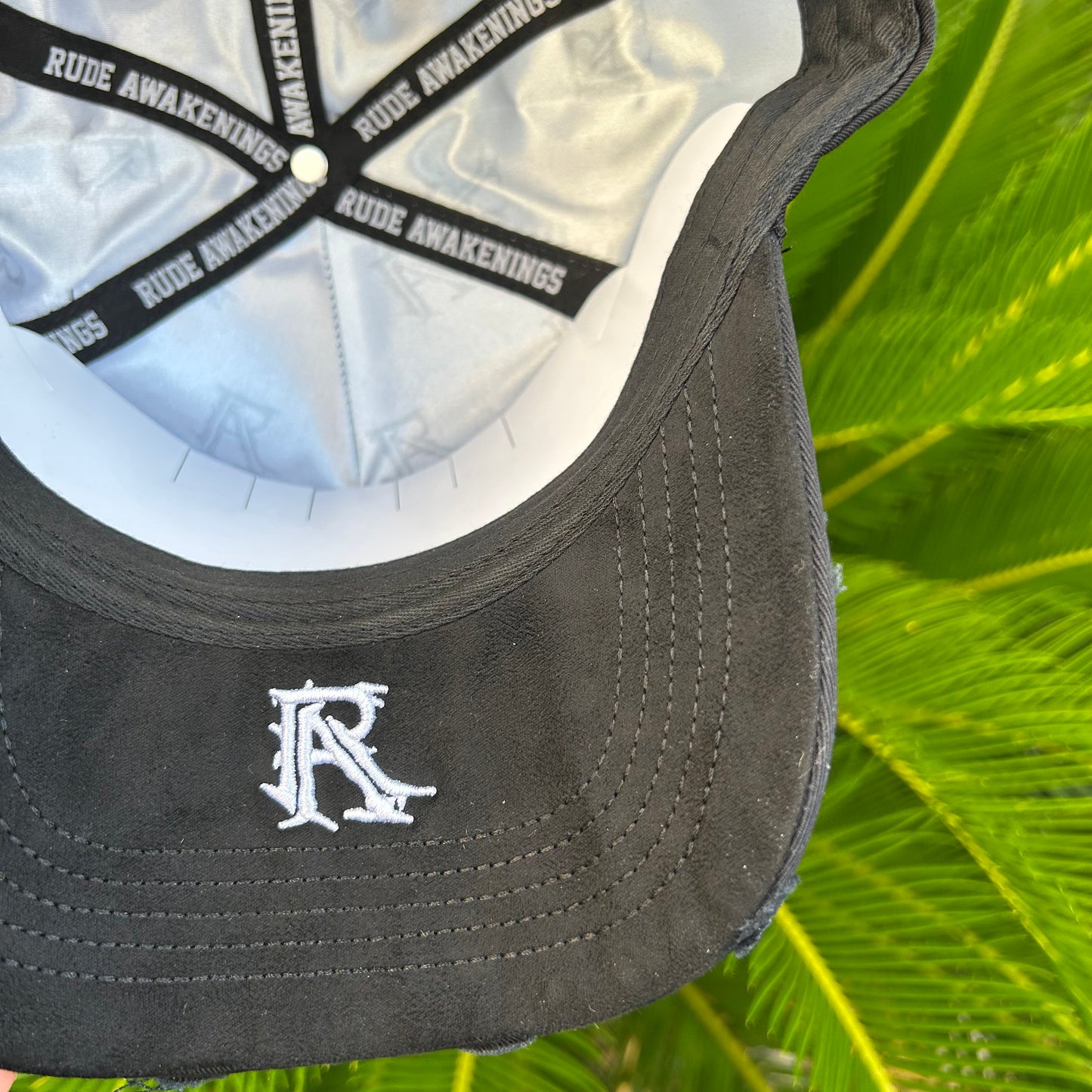 Gorra Rude Awakenings “NY CHROME”