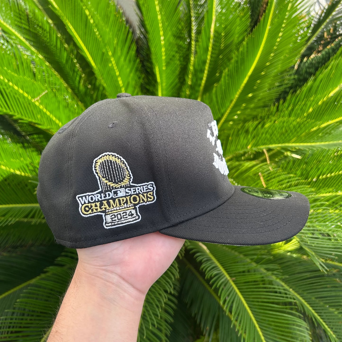 Gorra NE Exclusiva Born x Raised “Lets Go Dodgers”