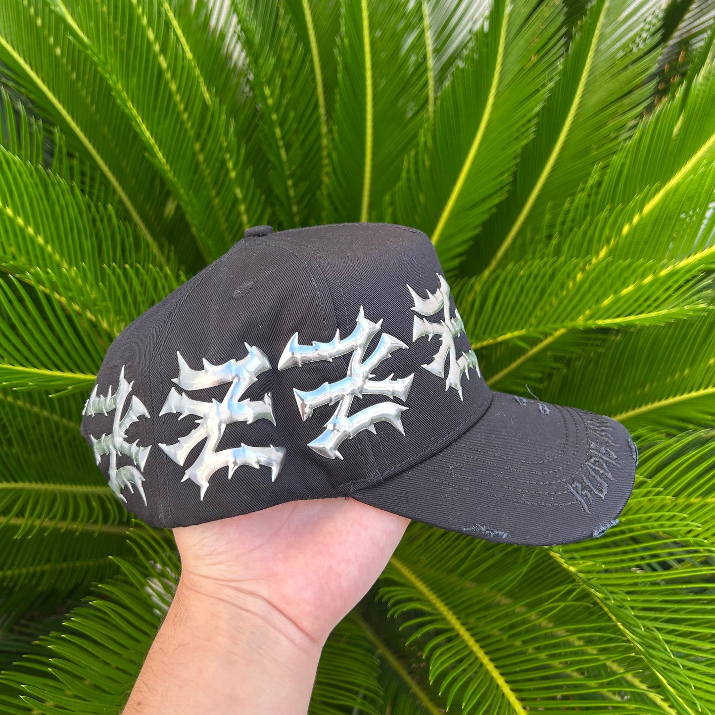 Gorra Rude Awakenings “NY CHROME”