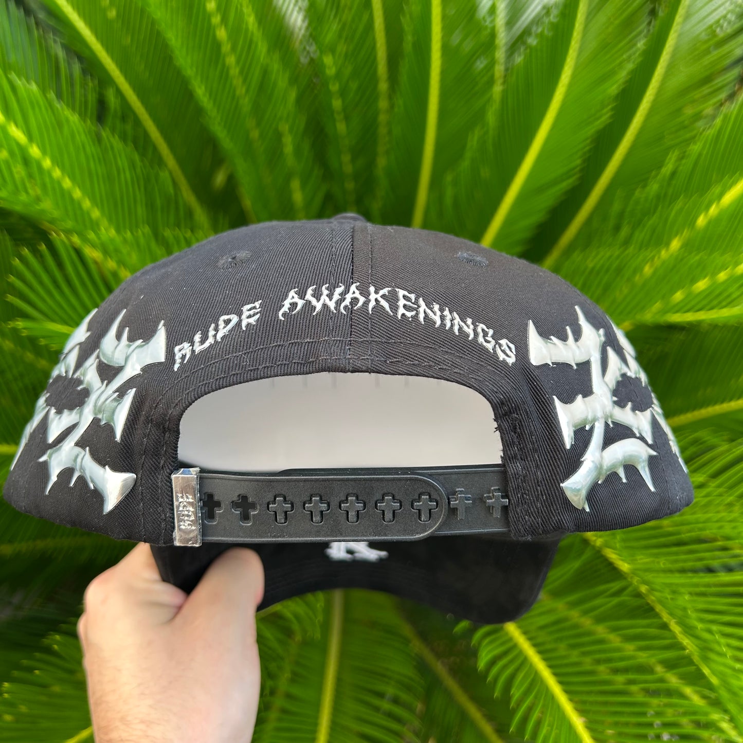 Gorra Rude Awakenings “NY CHROME”