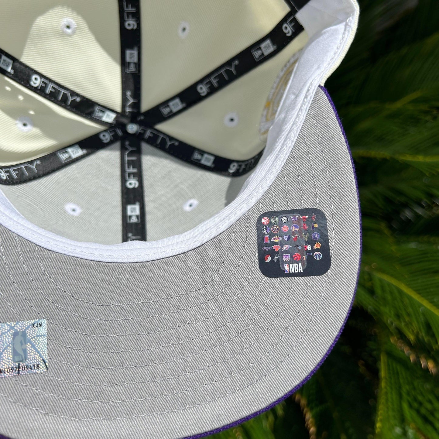 Gorra Exclusiva Lakers "Upside Down"