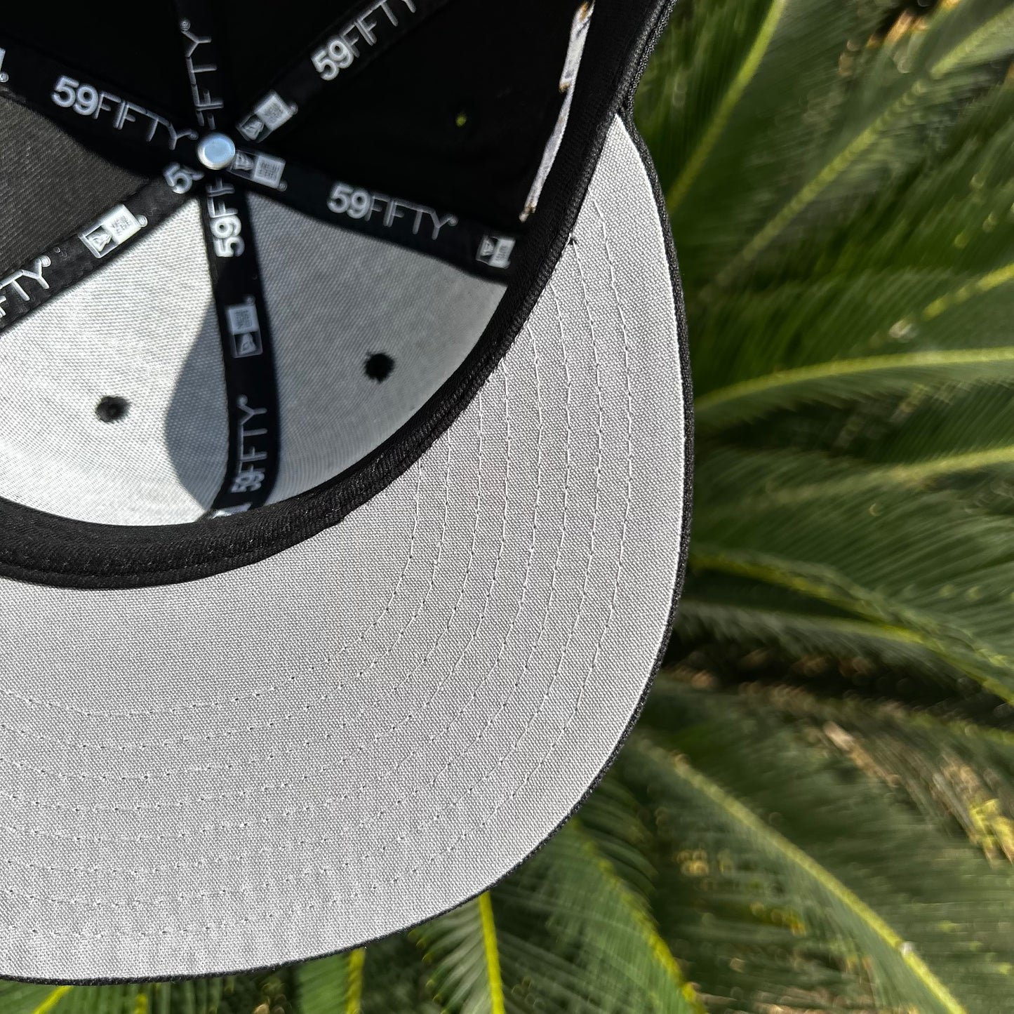 Gorra Exclusiva New Era x Supreme Multilogo Negra - 7 3/8 / Negro