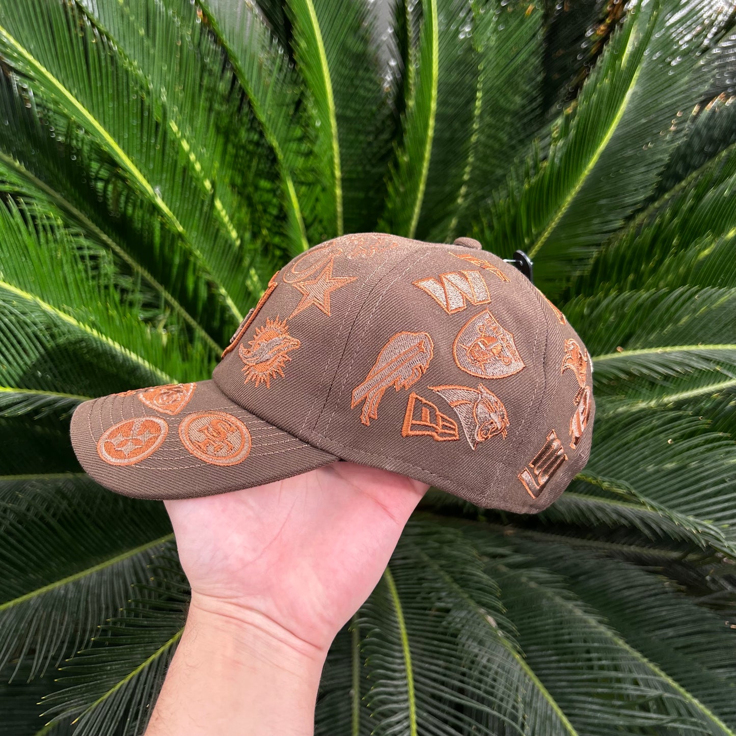 Gorra New Era Bad Bunny All Over Cafe 9FORTY - Ajustable