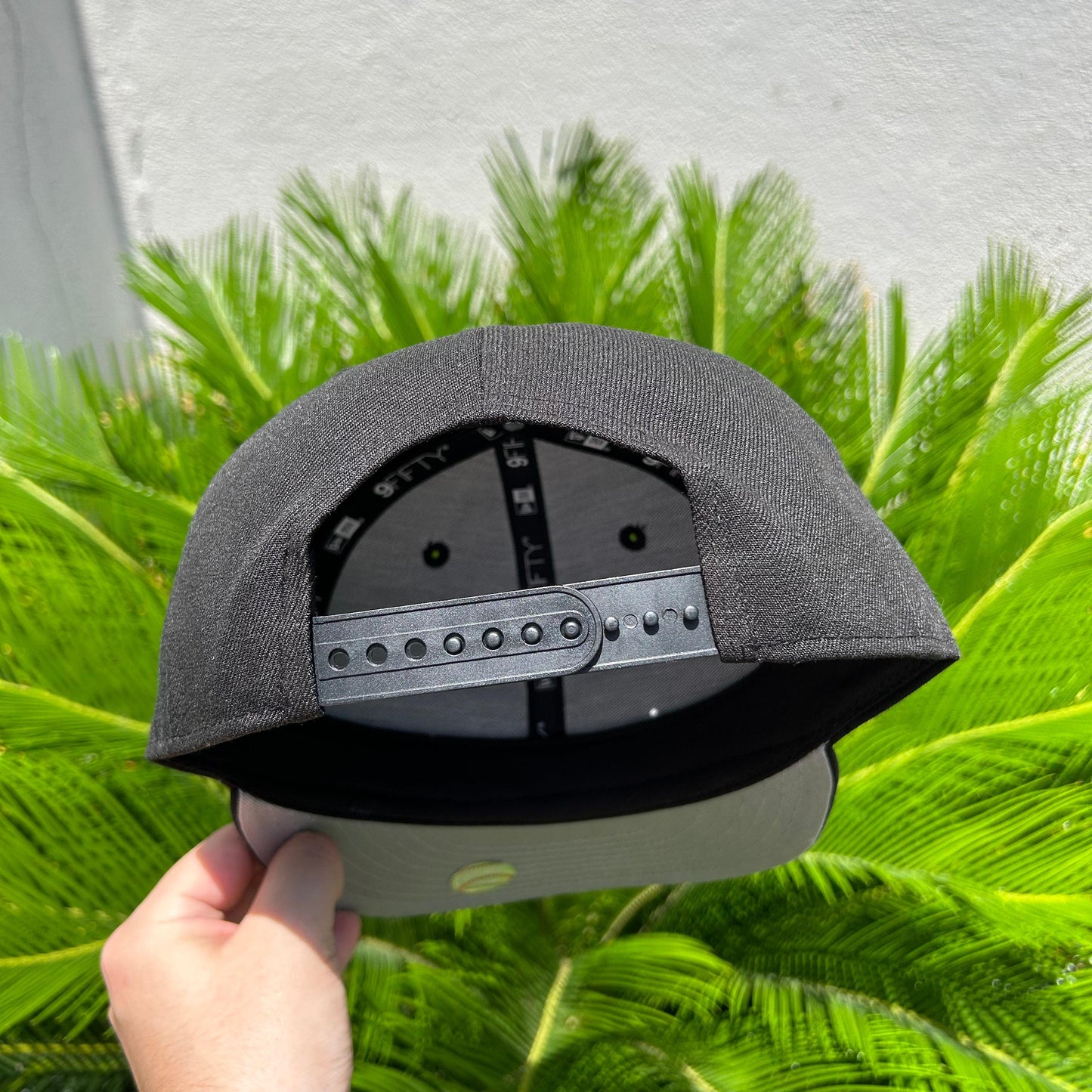 Gorra Exclusiva Angels "Upside Down" - Hats Tricks