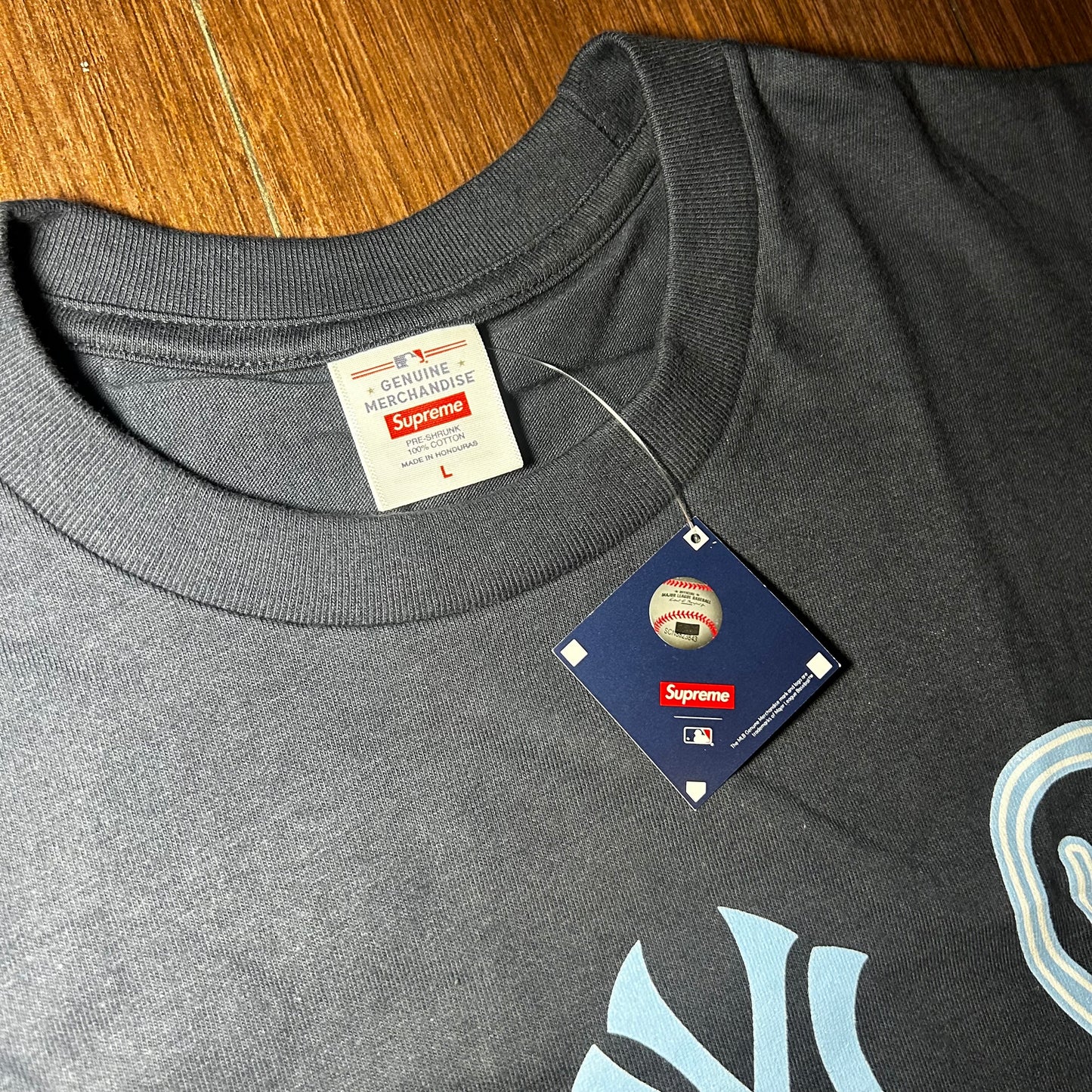 Playera Supreme “New York Yankees MLB”