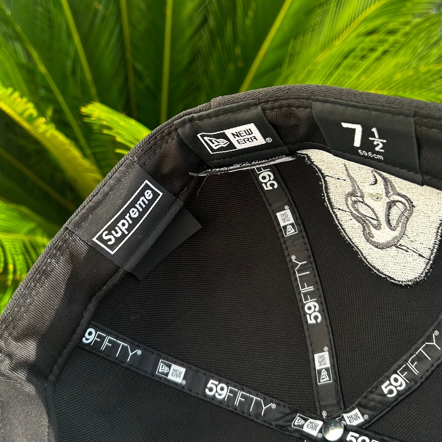 Gorra Exclusiva New Era x Supreme Gosthface Negro