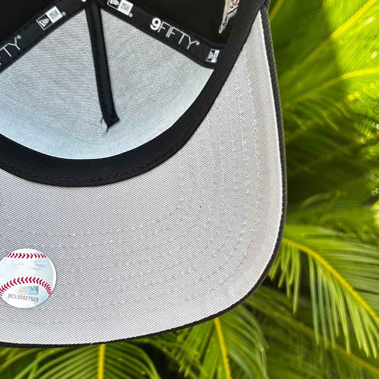 Gorra New Era Exclusiva x Los Angeles Caidos Dodgers 9Fifty - Ajustable / Negro/Rojo