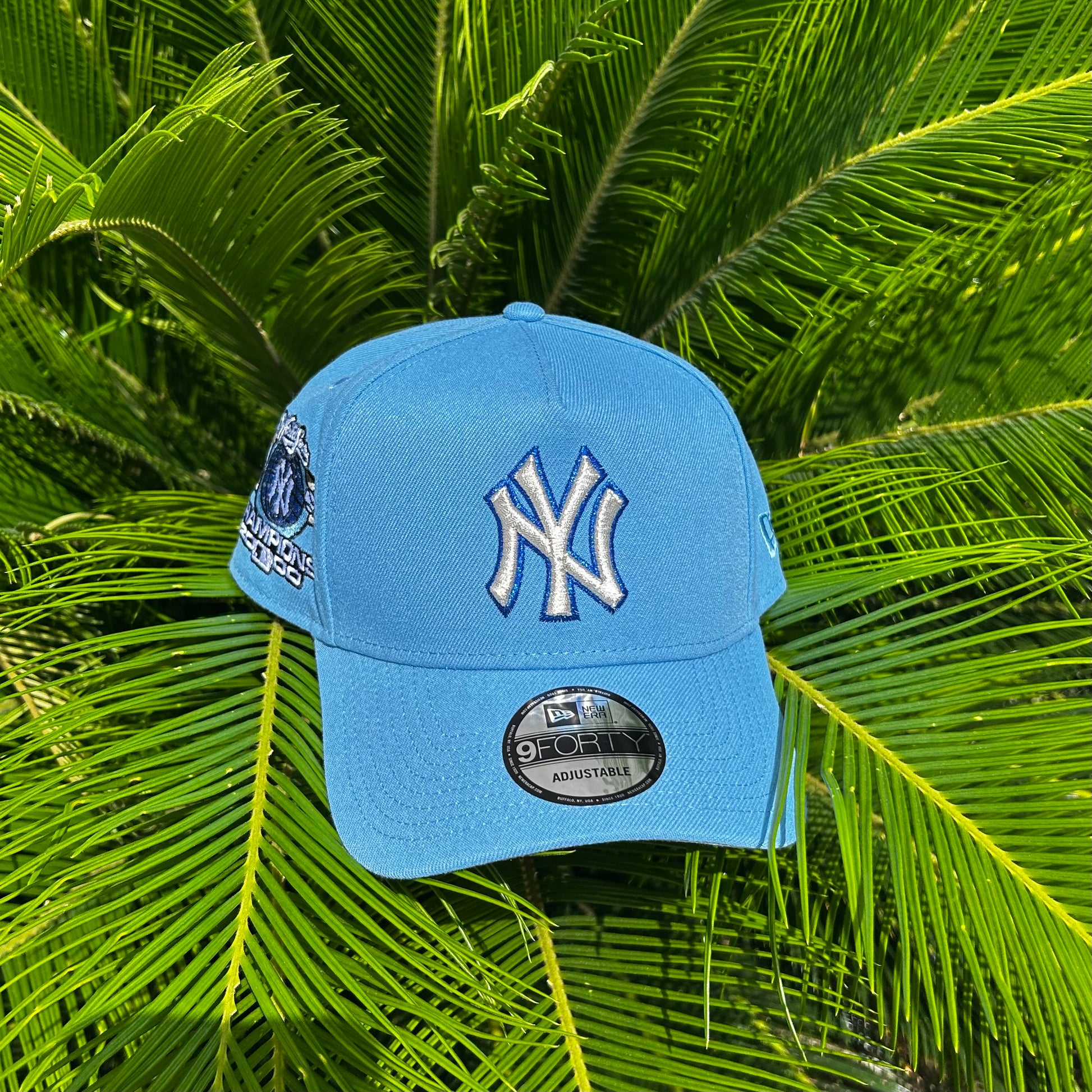 Gorra Exclusiva New Era 9Forty x Yankees Celeste - Ajustable