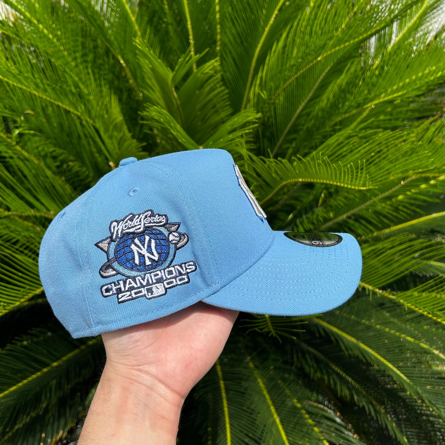 Gorra Exclusiva New Era 9Forty x Yankees Celeste - Ajustable
