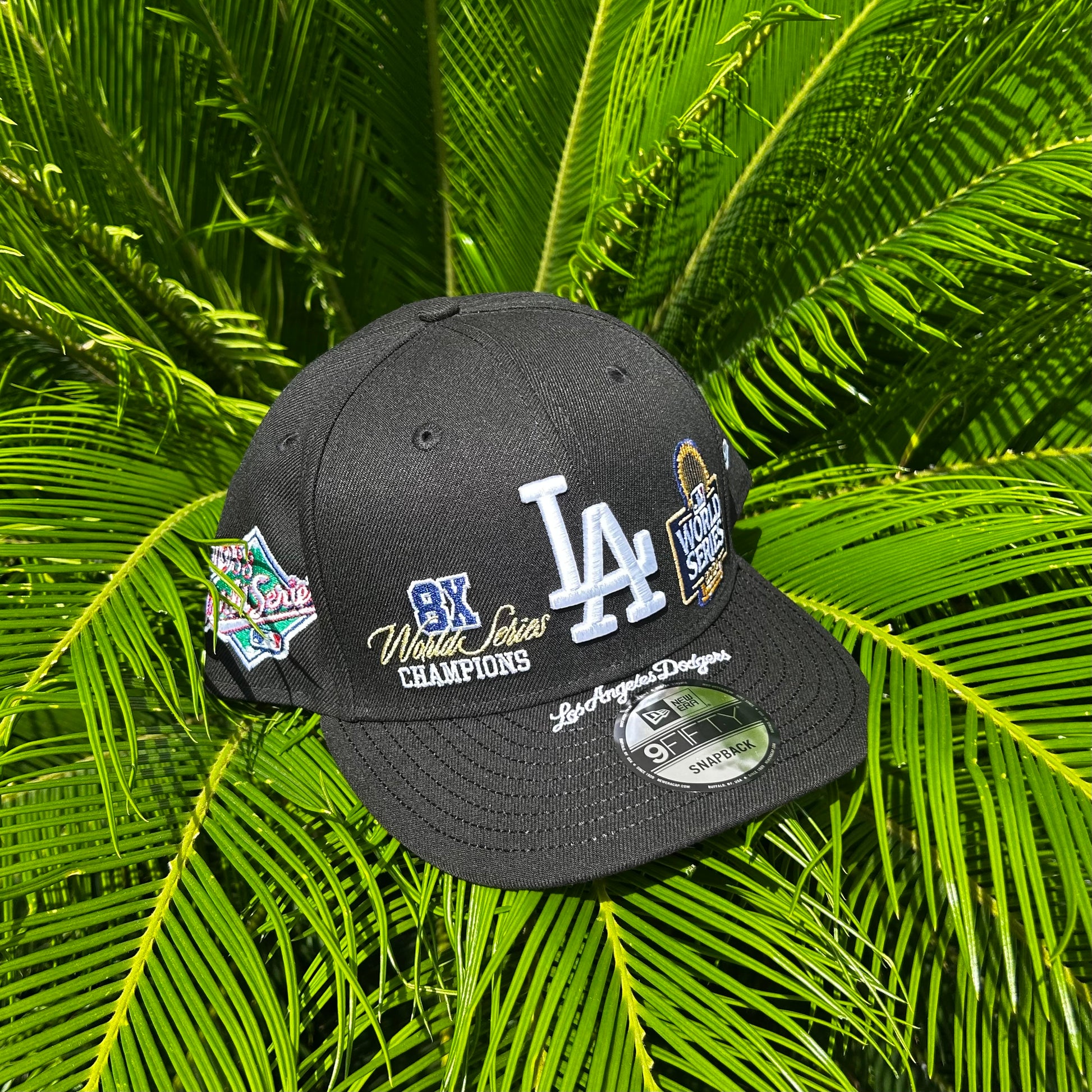 Gorra New Era Exclusiva x Dodgers 9Fifty - Ajustable / Negro/Rojo
