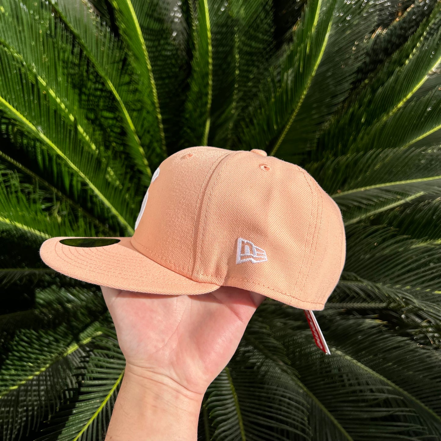 Gorra Exclusiva New Era x Supreme “Jesus Piece” Durazno