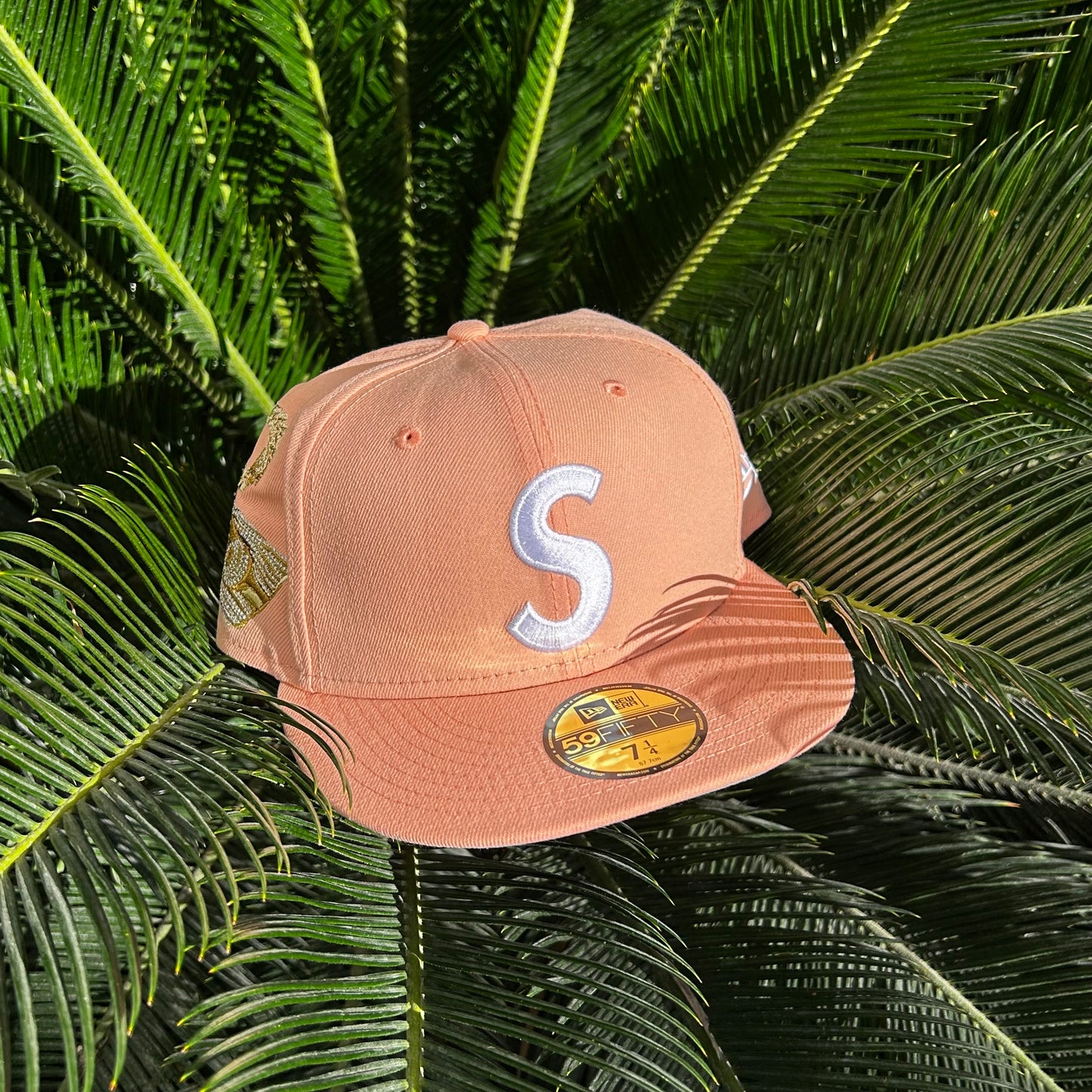 Gorra Exclusiva New Era x Supreme “Jesus Piece” Durazno