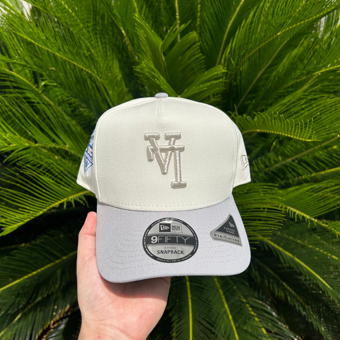 Gorra Exclusiva Dodgers ’Upside Down’ - Unitalla / Blanca/Gris