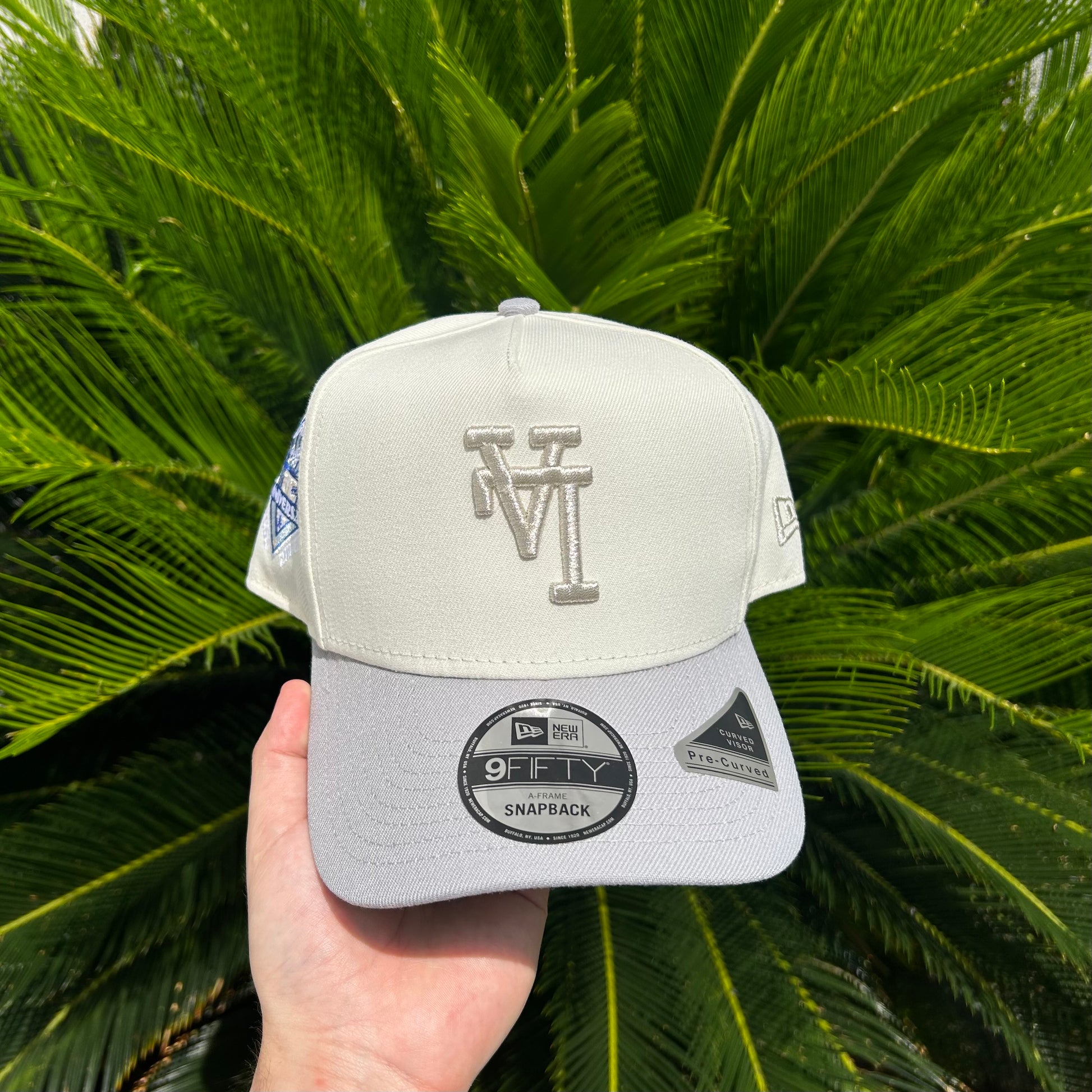 Gorra Exclusiva Dodgers ’Upside Down’ - Unitalla / Blanca/Gris