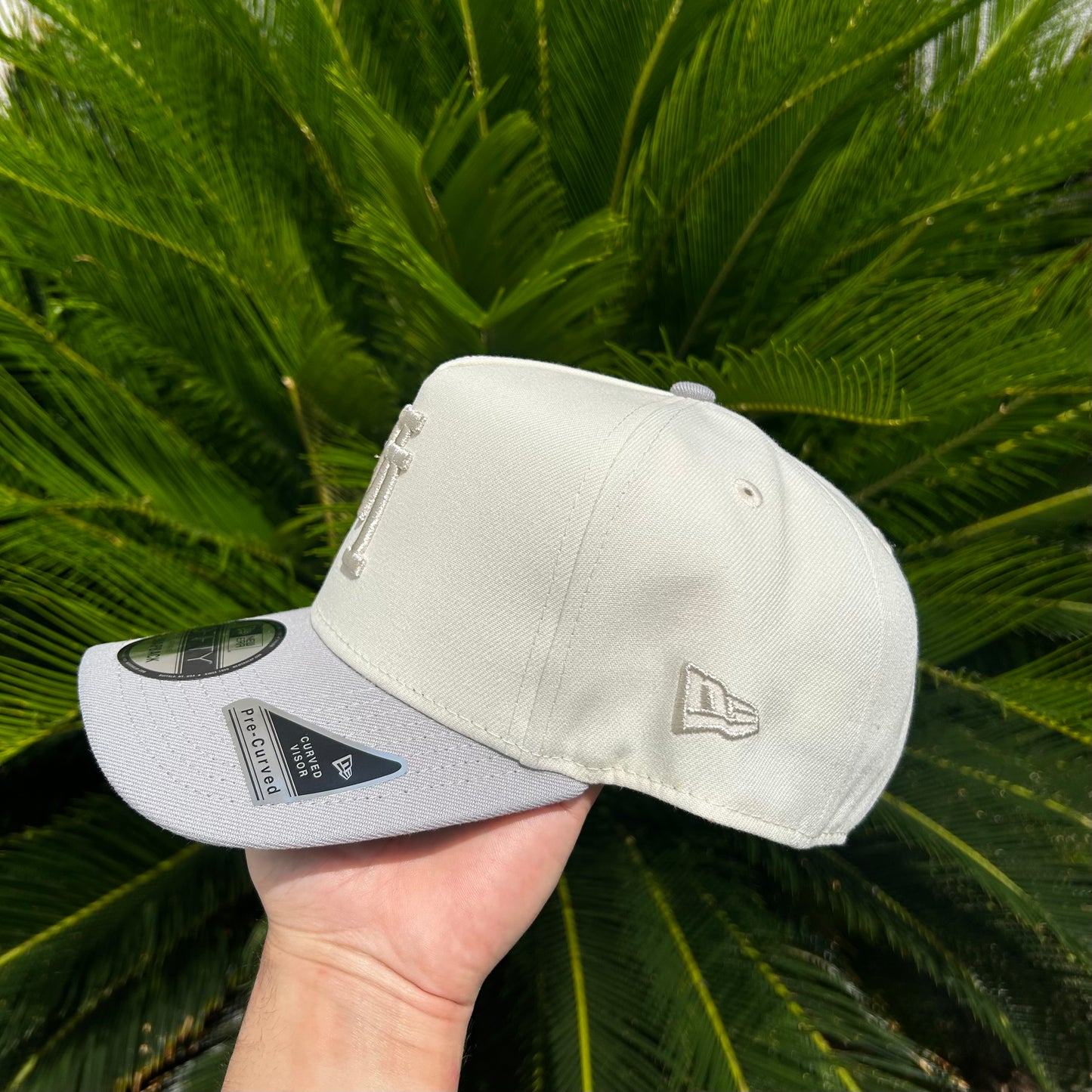 Gorra Exclusiva Dodgers ’Upside Down’ - Unitalla / Blanca/Gris