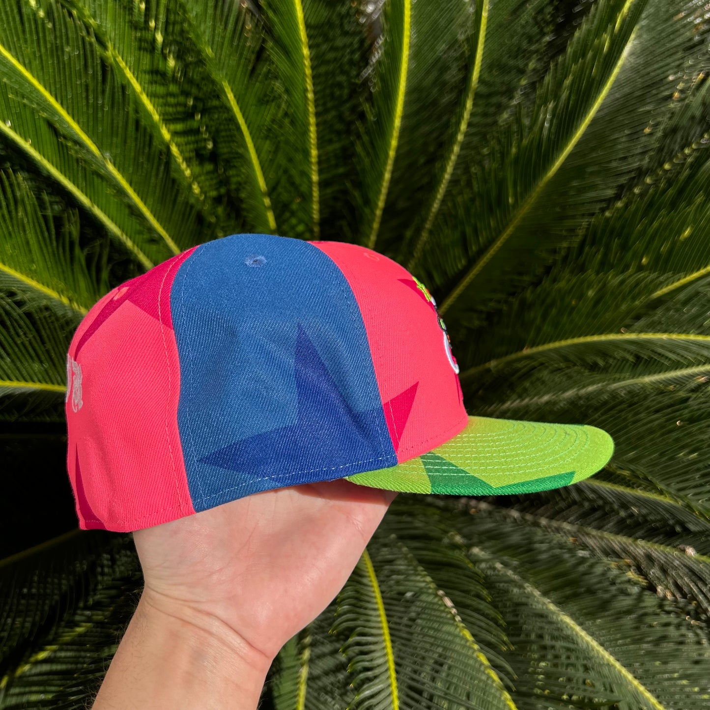 Gorra New Era x Savior Worldwide “Neon Star Pinwheel”
