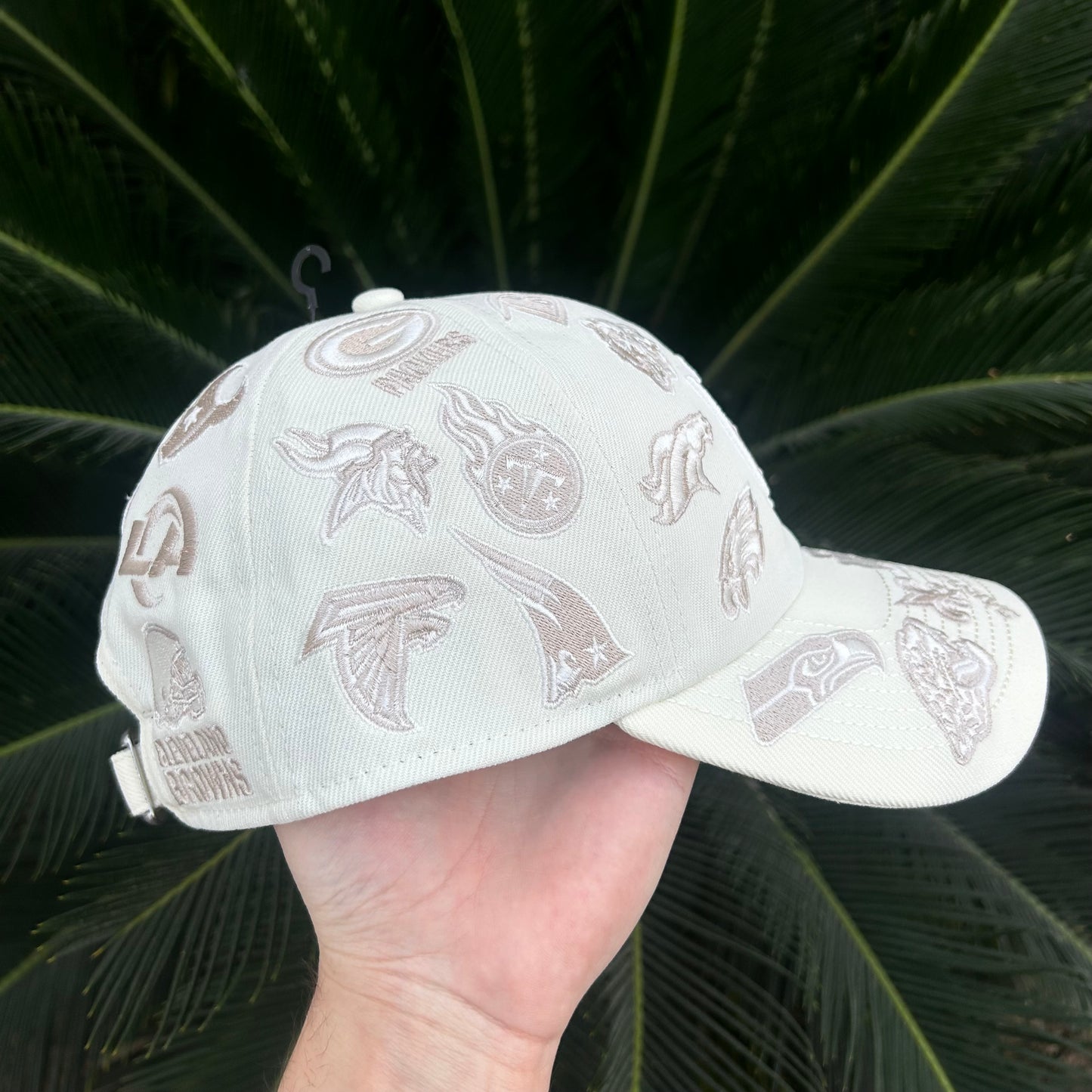 Gorra New Era Bad Bunny All Over Blanca 9FORTY