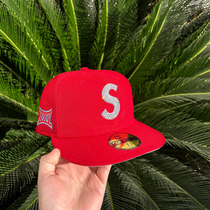 Gorra Exclusiva New Era x Supreme x Swarovski Roja