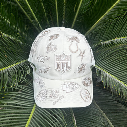 Gorra New Era Bad Bunny All Over Blanca 9FORTY