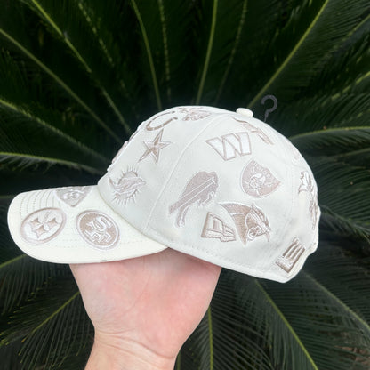 Gorra New Era Bad Bunny All Over Blanca 9FORTY