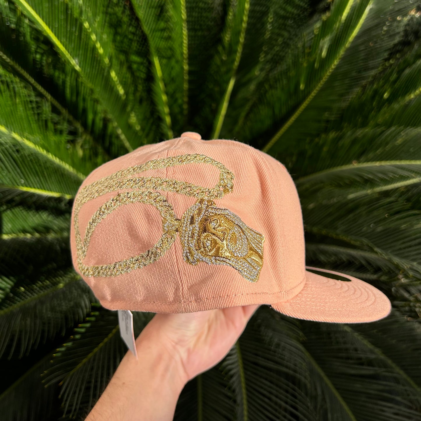 Gorra Exclusiva New Era x Supreme “Jesus Piece” Durazno