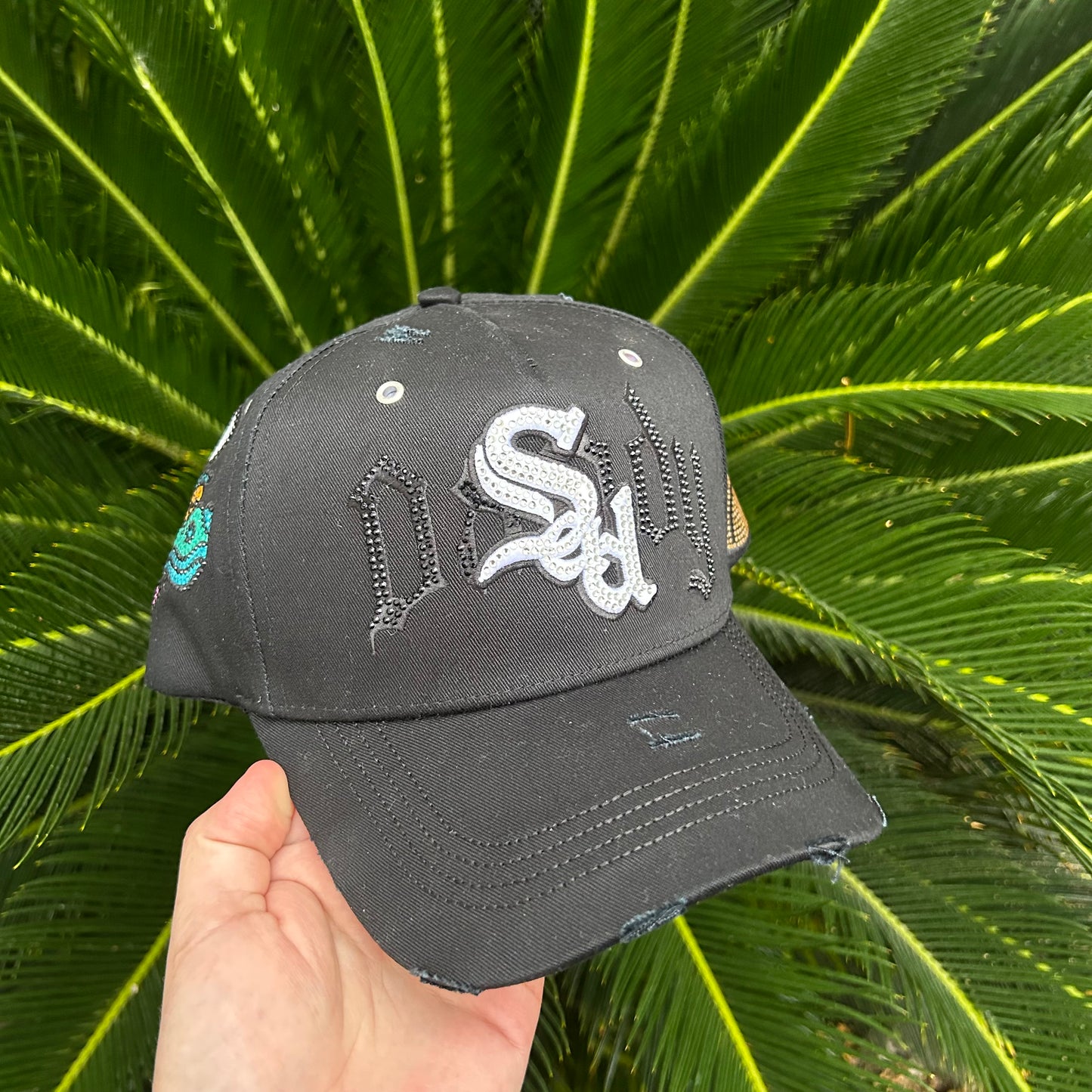 Gorra Dandy Hats x Junior H “Psicodelica” con caja