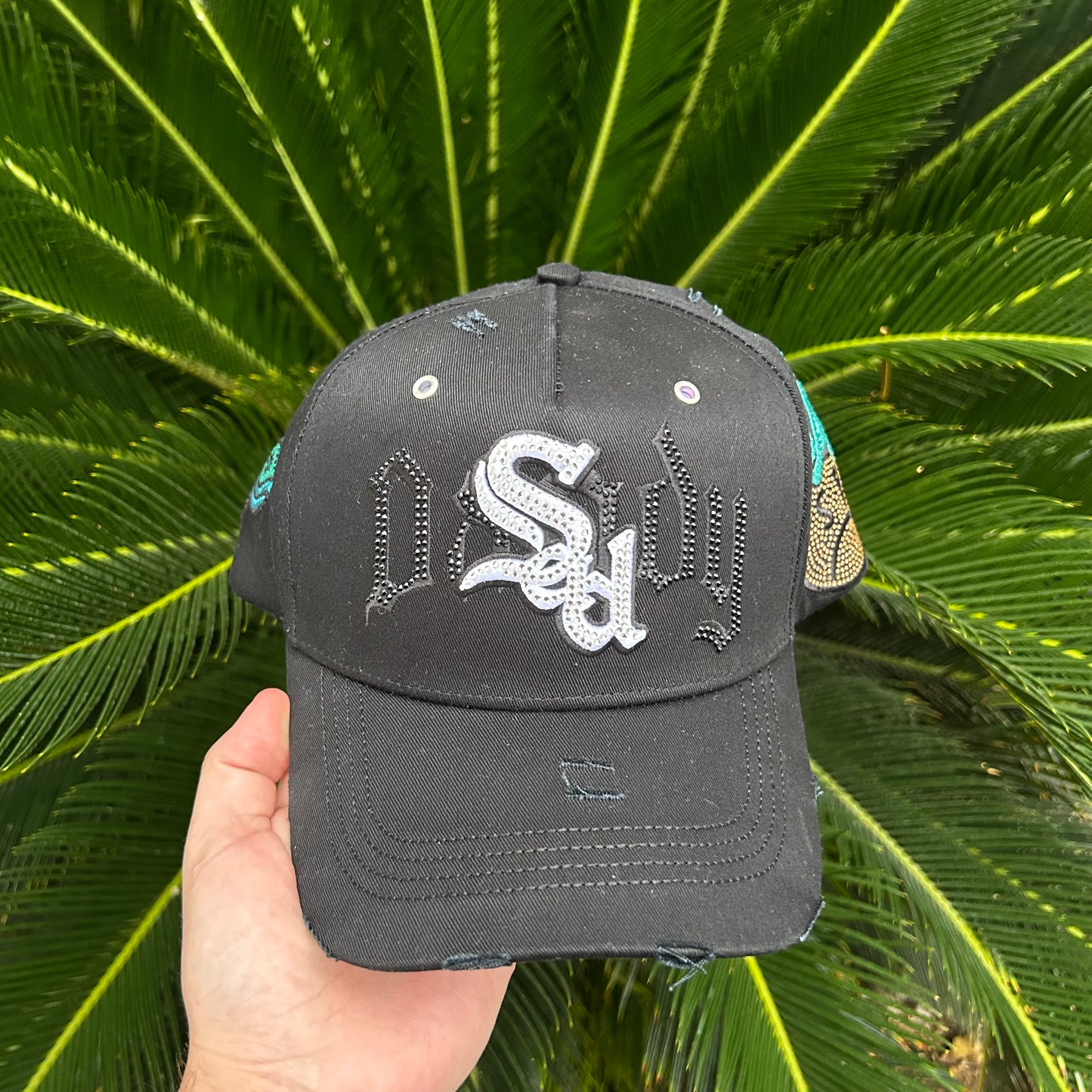 Gorra Dandy Hats x Junior H “Psicodelica” con caja