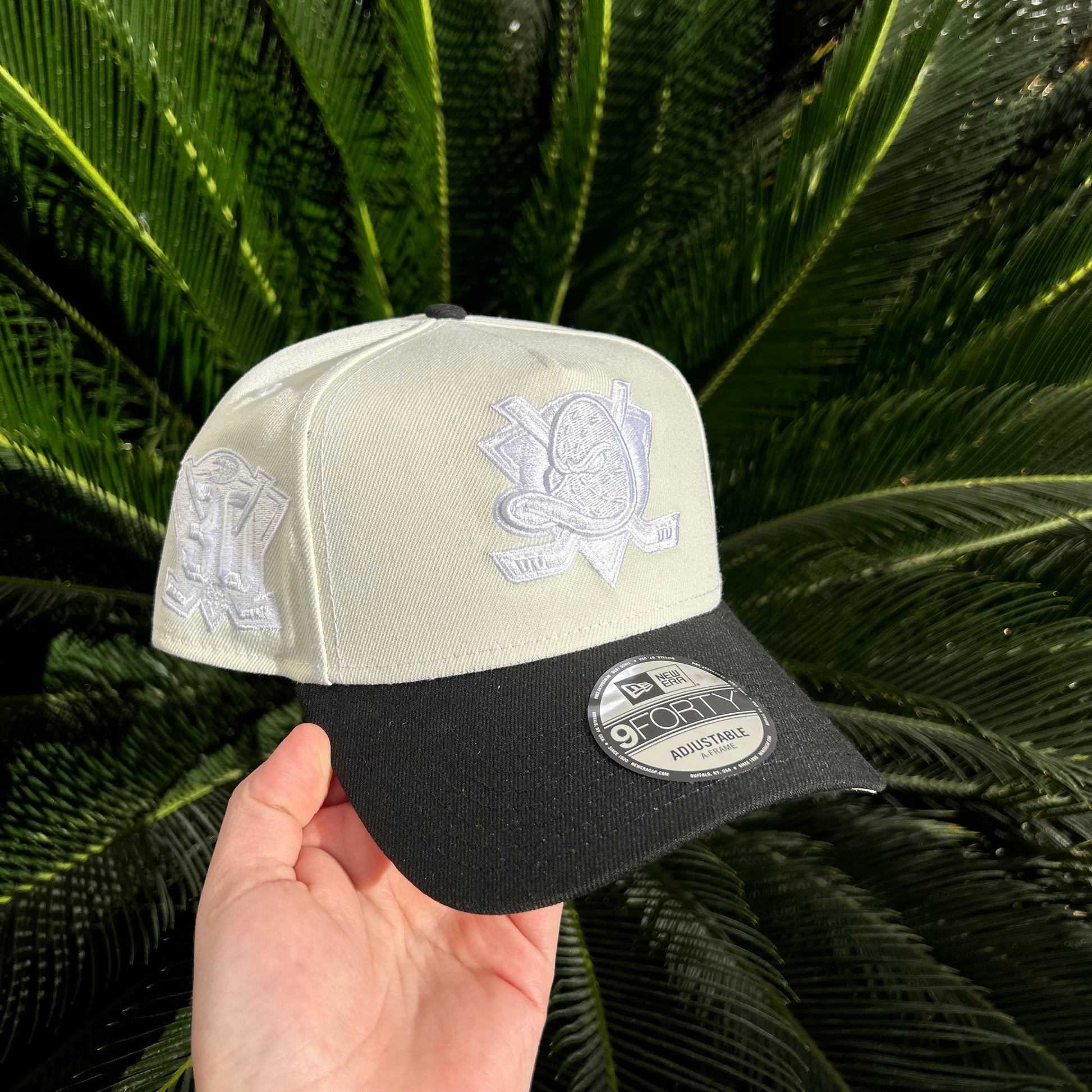 Gorra Exclusiva Anaheim Ducks - Unitalla / Blanco/Negro