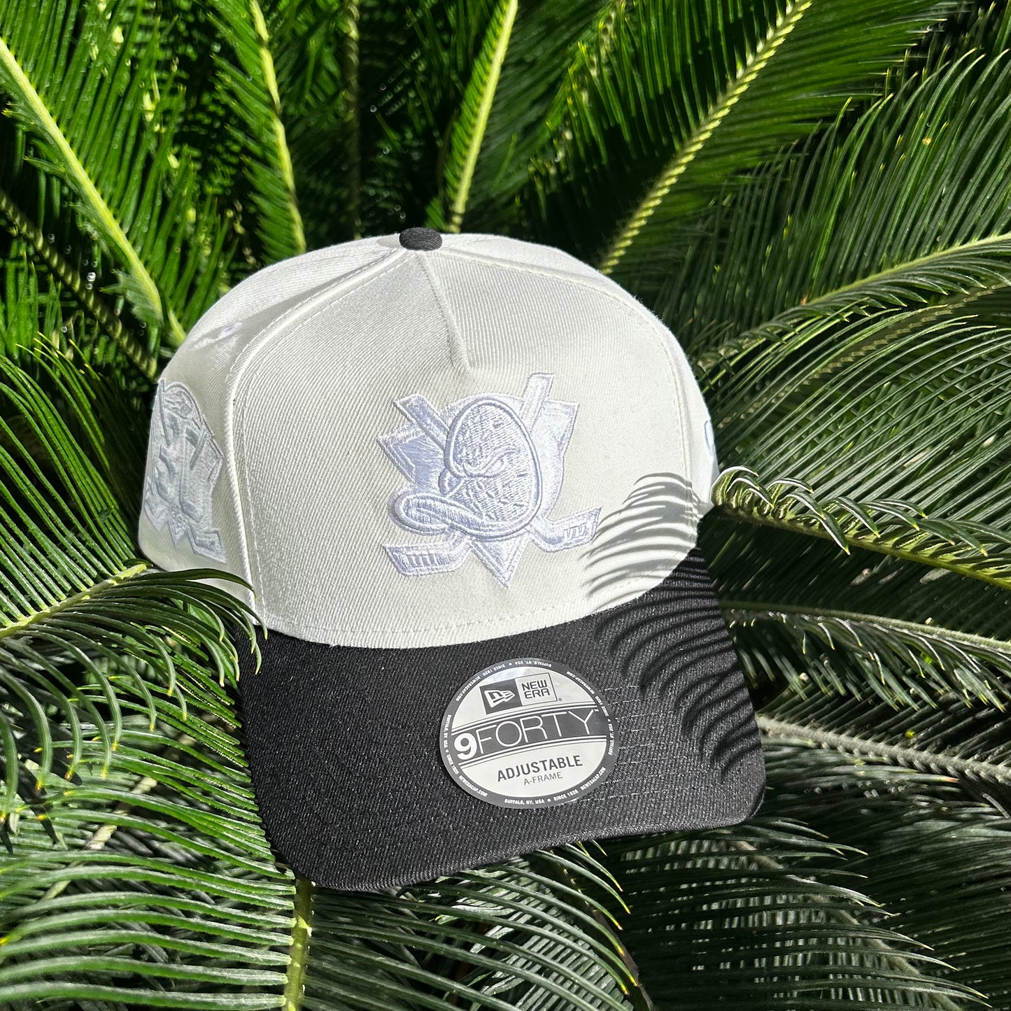 Gorra Exclusiva Anaheim Ducks - Unitalla / Blanco/Negro