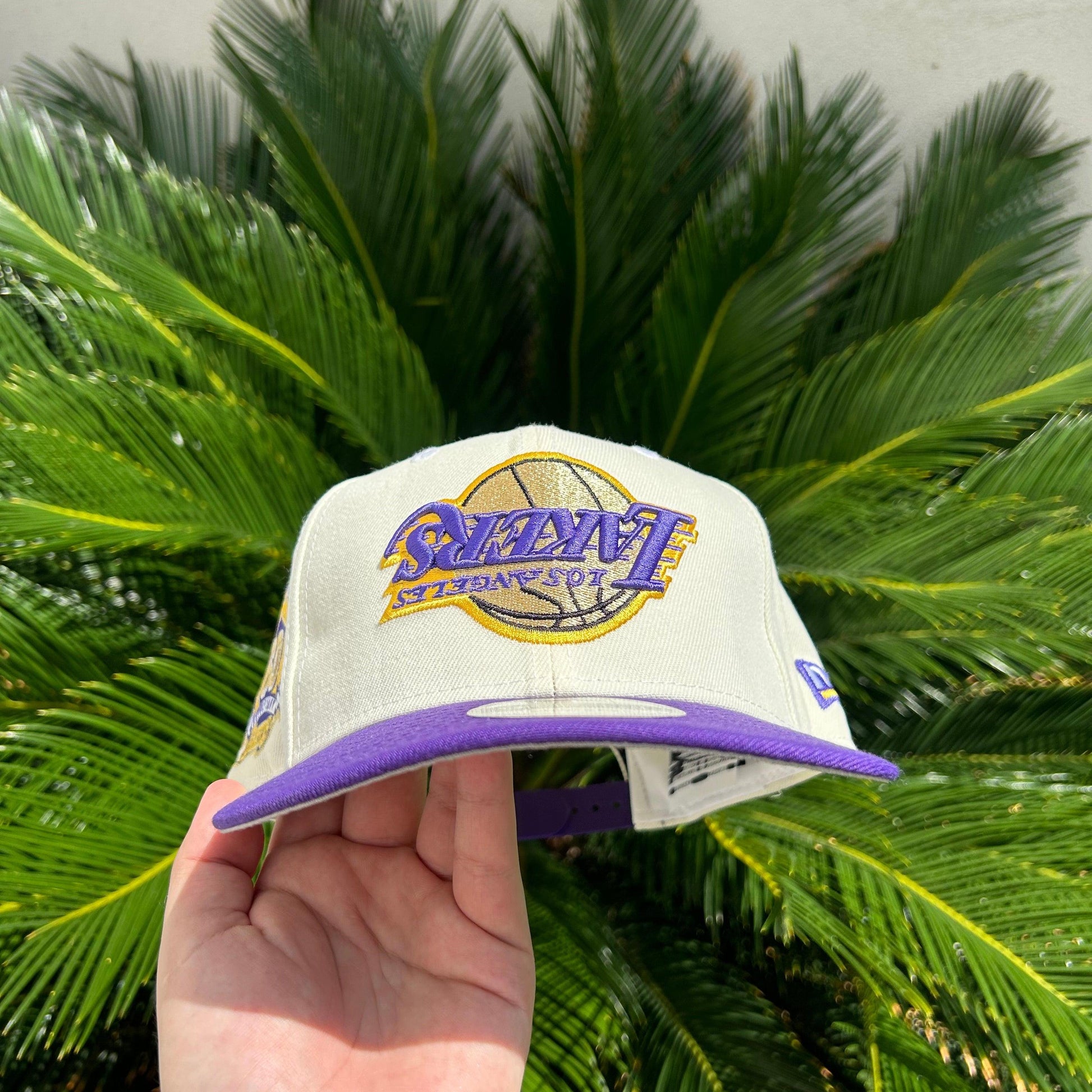 Gorra Exclusiva Lakers "Upside Down"