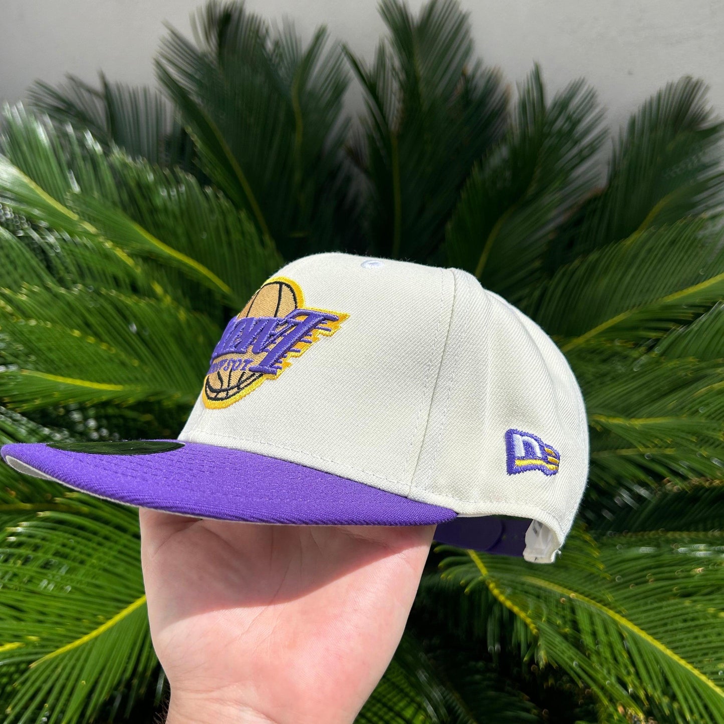 Gorra Exclusiva Lakers "Upside Down"