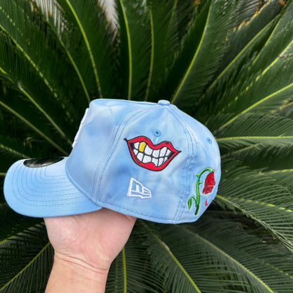 Gorra Exclusiva New Era 9Forty x Boston “San Valentin” - Ajustable / Celeste