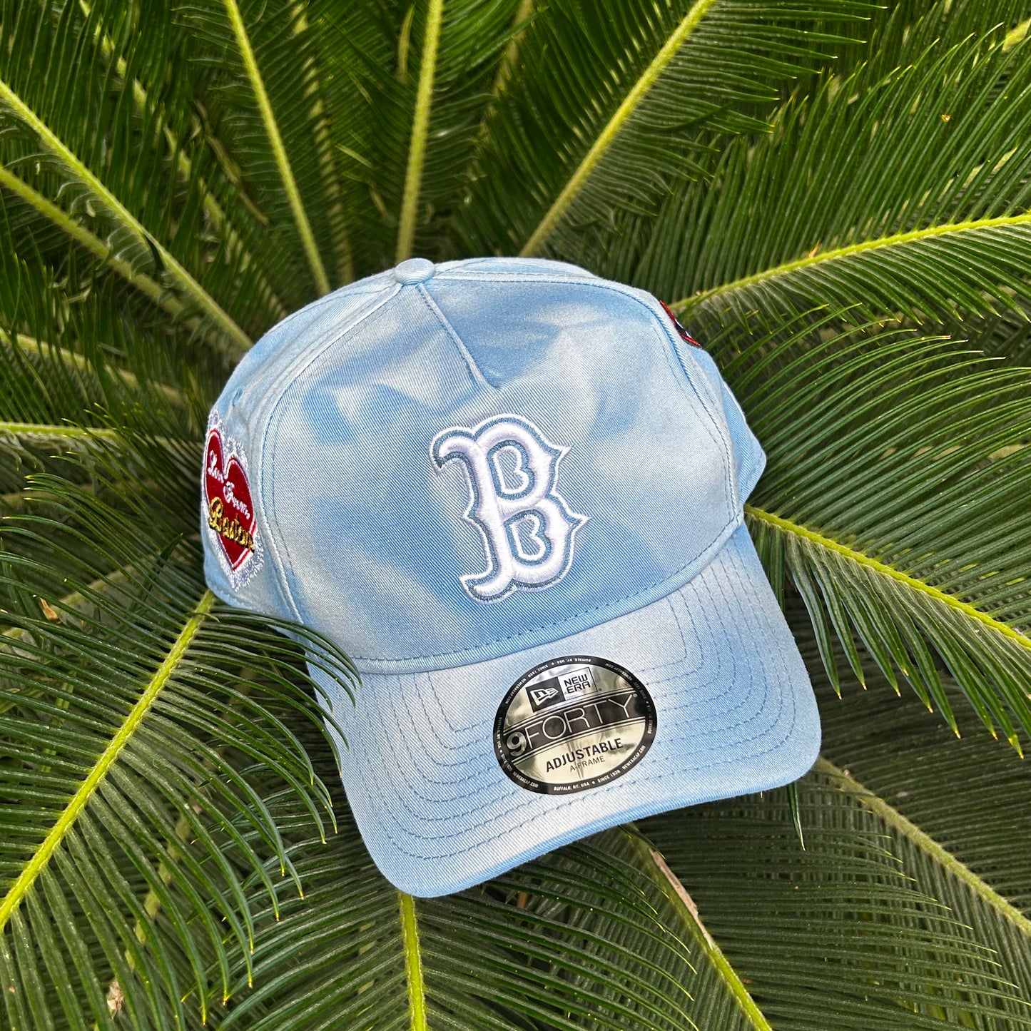 Gorra Exclusiva New Era 9Forty x Boston “San Valentin” - Ajustable / Celeste