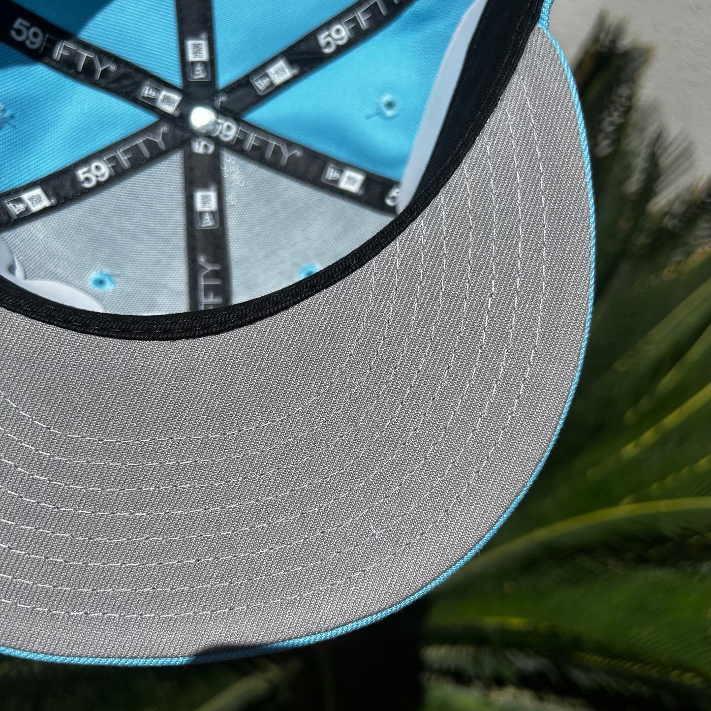 Gorra Exclusiva New Era x Supreme Swarovski Celeste - 7 5/8
