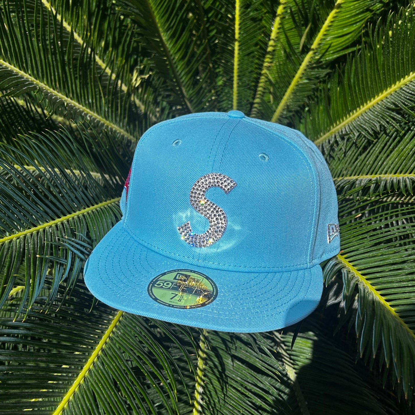 Gorra Exclusiva New Era x Supreme Swarovski Celeste - 7 5/8