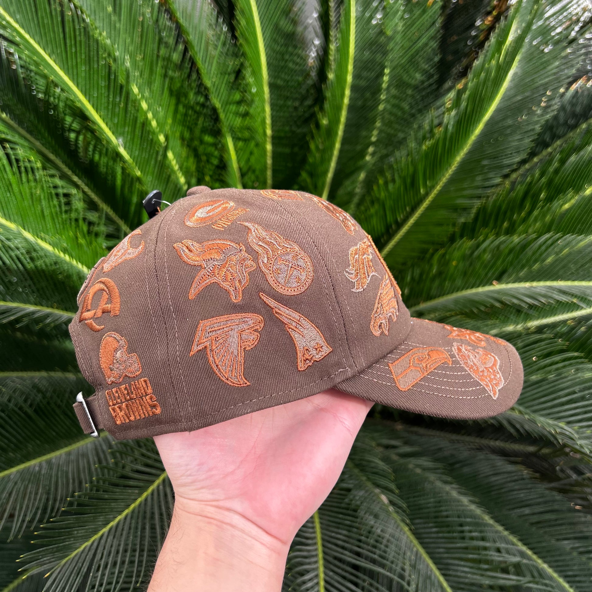 Gorra New Era Bad Bunny All Over Cafe 9FORTY - Ajustable