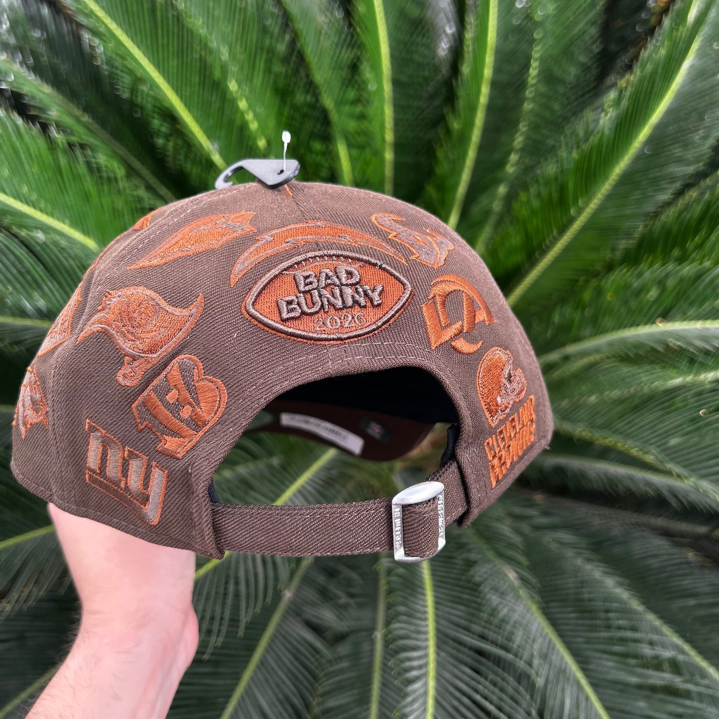 Gorra New Era Bad Bunny All Over Cafe 9FORTY - Ajustable