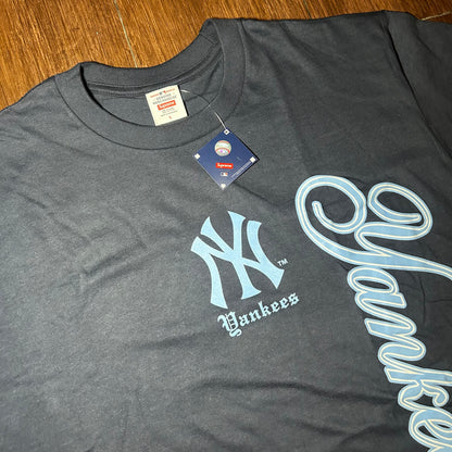Playera Supreme “New York Yankees MLB”