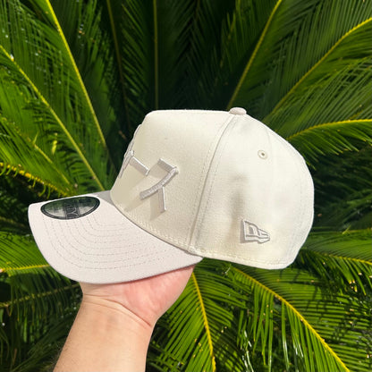 Gorra Exclusiva Dodgers Ohtani Gray - Ajustable / Blanco/Gris
