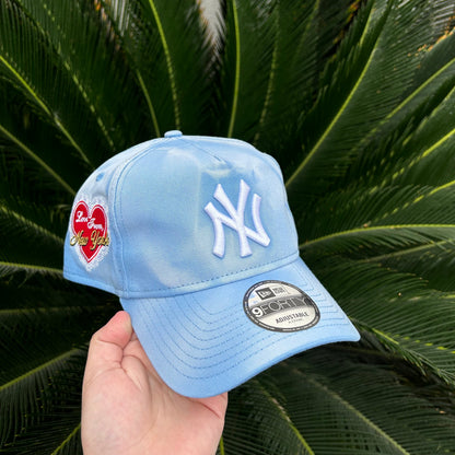 Gorra Exclusiva New Era 9Forty x Yankees “San Valentin” - Ajustable / Celeste