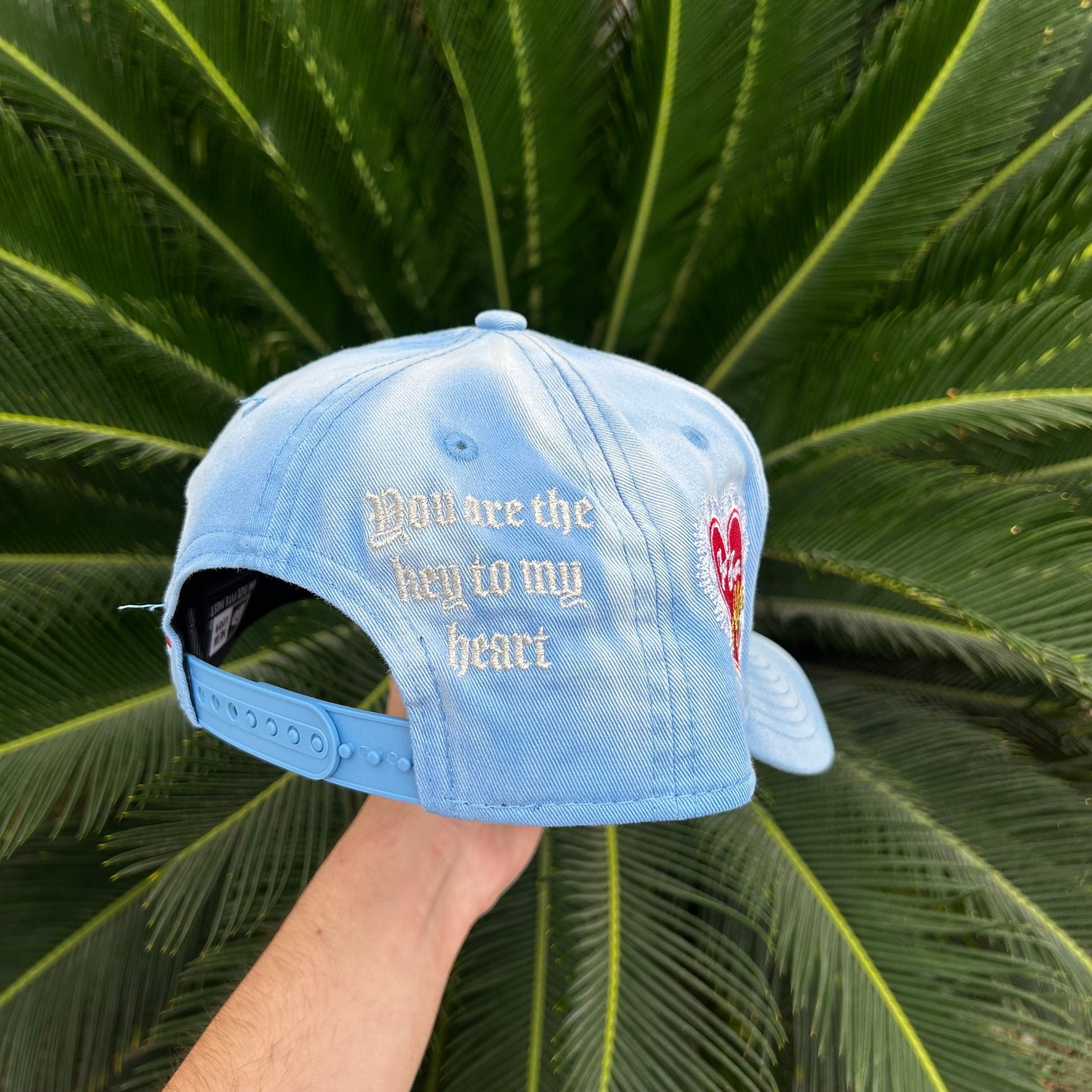 Gorra Exclusiva New Era 9Forty x Yankees “San Valentin” - Ajustable / Celeste