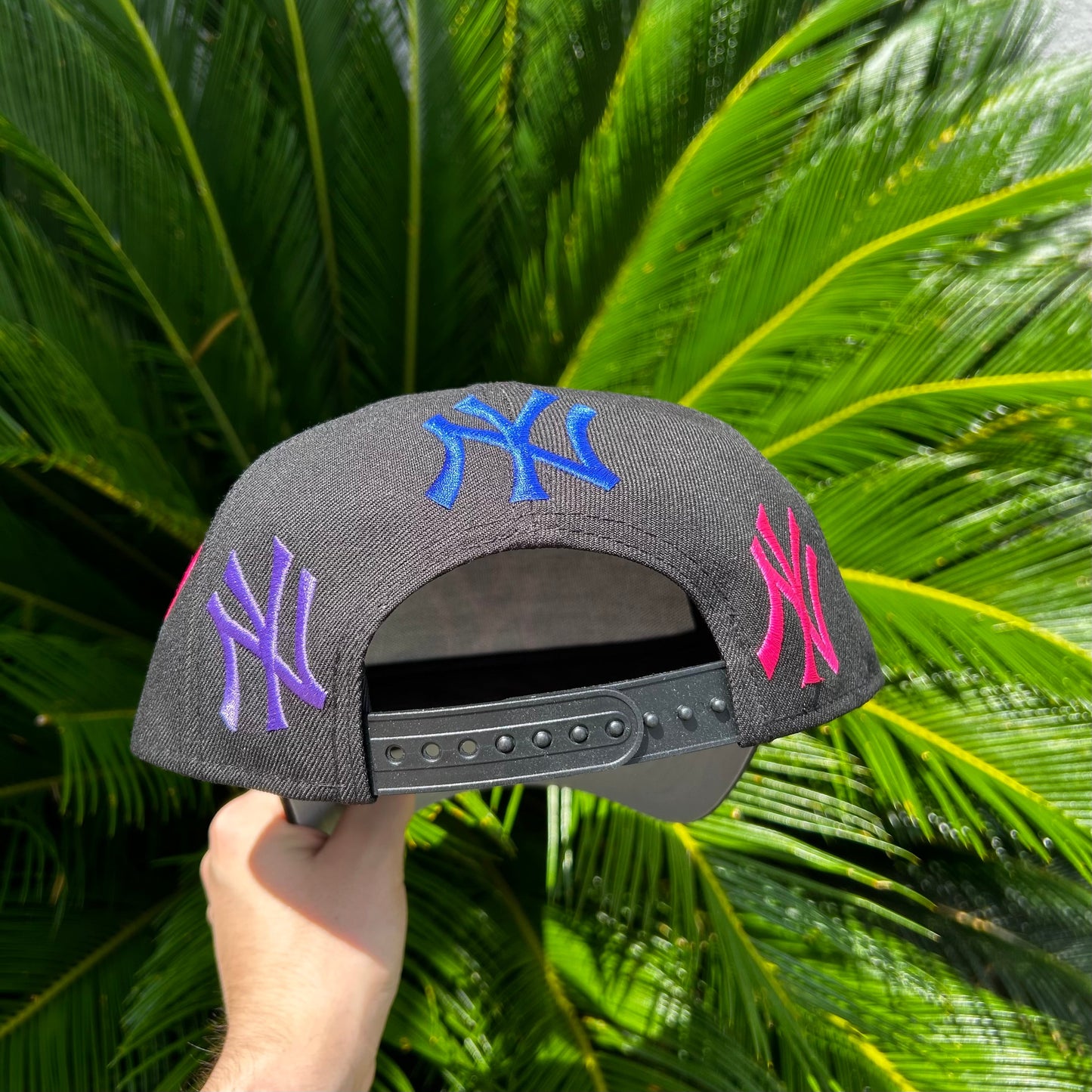Gorra Exclusiva New Era NY Yankees ’NYNYNY Multilogo’ - Unitalla / Negro