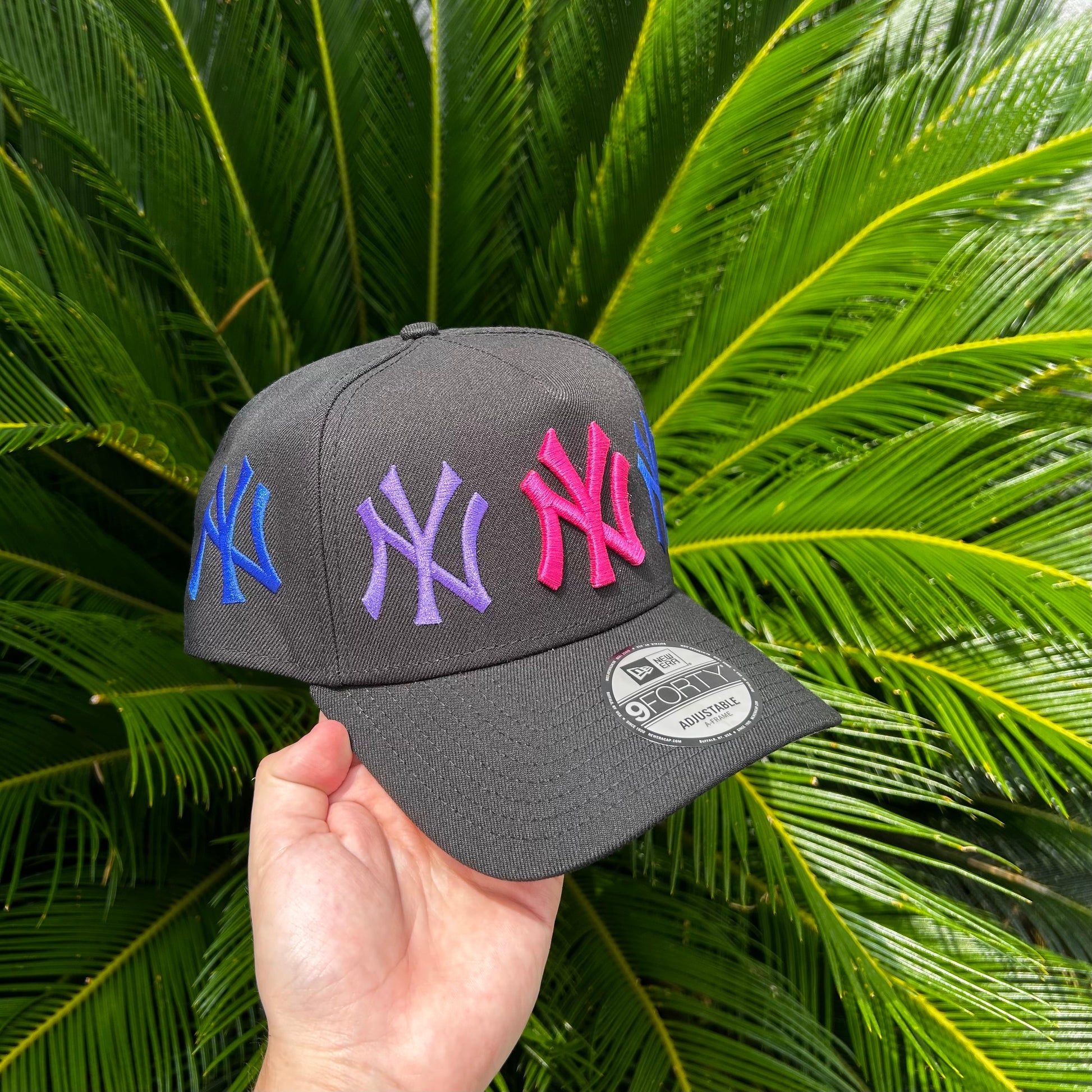 Gorra Exclusiva New Era NY Yankees ’NYNYNY Multilogo’ - Unitalla / Negro