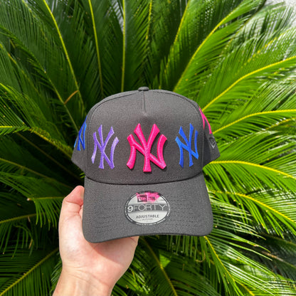 Gorra Exclusiva New Era NY Yankees ’NYNYNY Multilogo’ - Unitalla / Negro