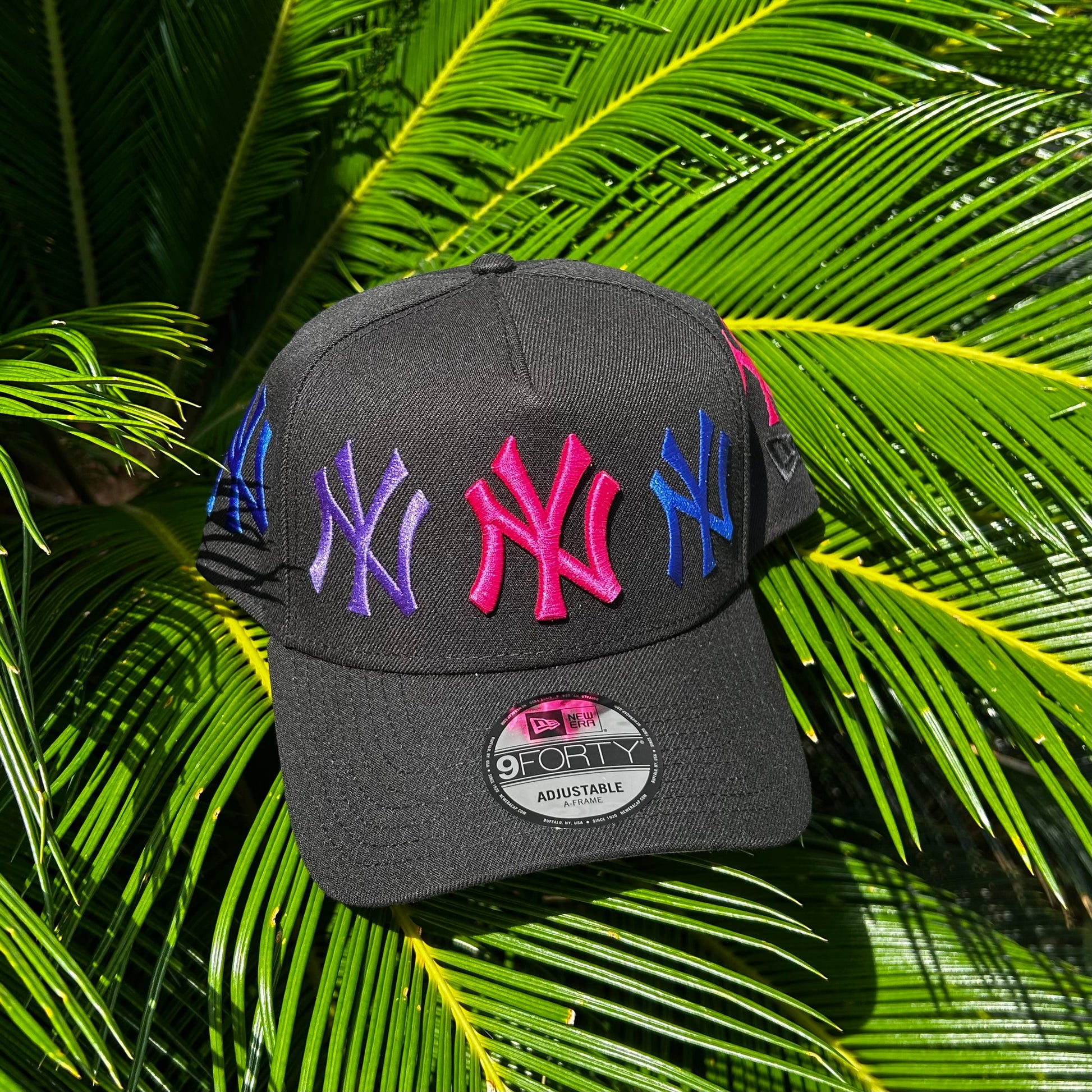 Gorra Exclusiva New Era NY Yankees ’NYNYNY Multilogo’ - Unitalla / Negro