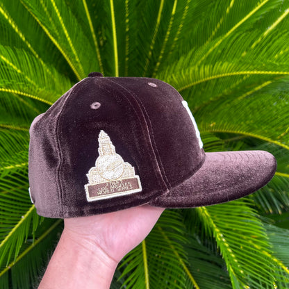 Gorra Exclusiva New Era x Dodgers Velvet Cafe - 7 3/8