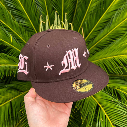 Gorra Exclusiva New Era x Mora “Lo mismo de Siempre” Cafe