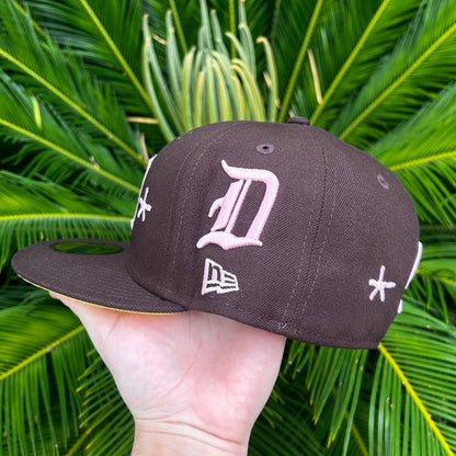 Gorra Exclusiva New Era x Mora “Lo mismo de Siempre” Cafe