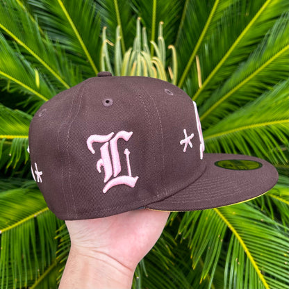 Gorra Exclusiva New Era x Mora “Lo mismo de Siempre” Cafe
